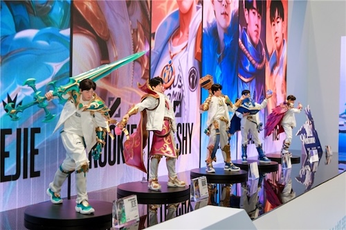 既是战术导师也是冠军挚友！“虎牙i超体”重塑电竞AI交互