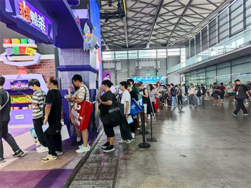 鹅鸭杀电竞主播擂台赛上演 金山世游展台持续引爆热度
